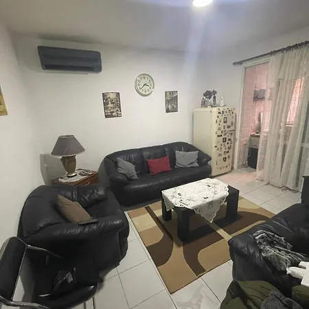 2 Bed-room Flat In Center Of