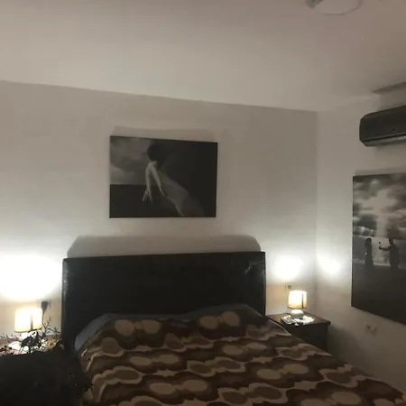 Apartment 2 Bed-room Flat In Center Of *