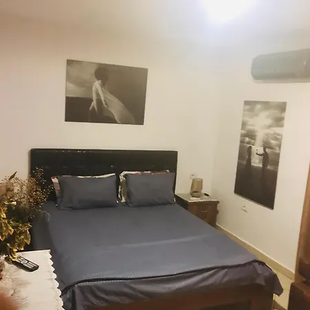 2 Bed-room Flat In Center Of *