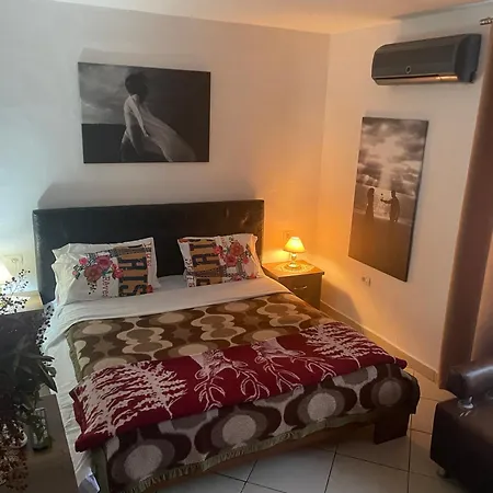 2 Bed-room Flat In Center Of *