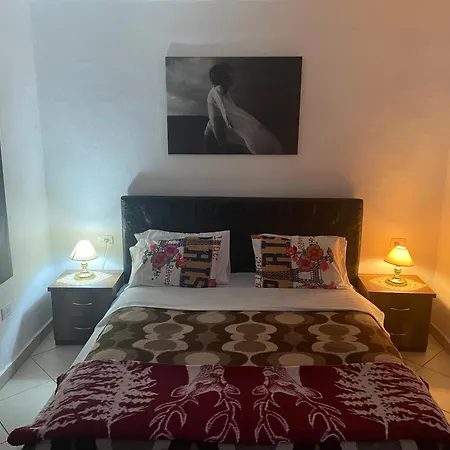 2 Bed-room Flat In Center Of