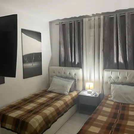 Apartment 2 Bed-room Flat In Center Of