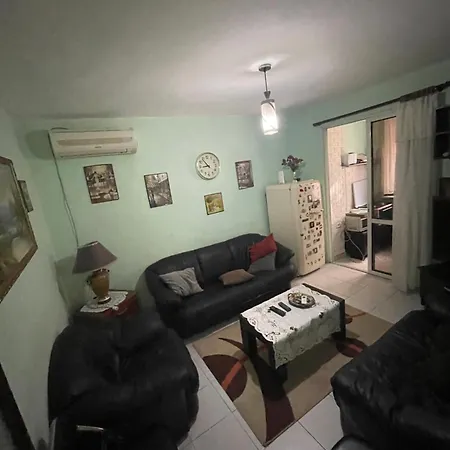 Old Town Pads In Center Of Apartment *