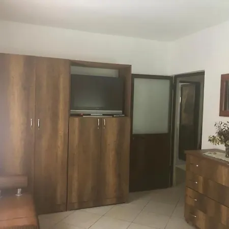 Old Town Pads In Center Of Apartment